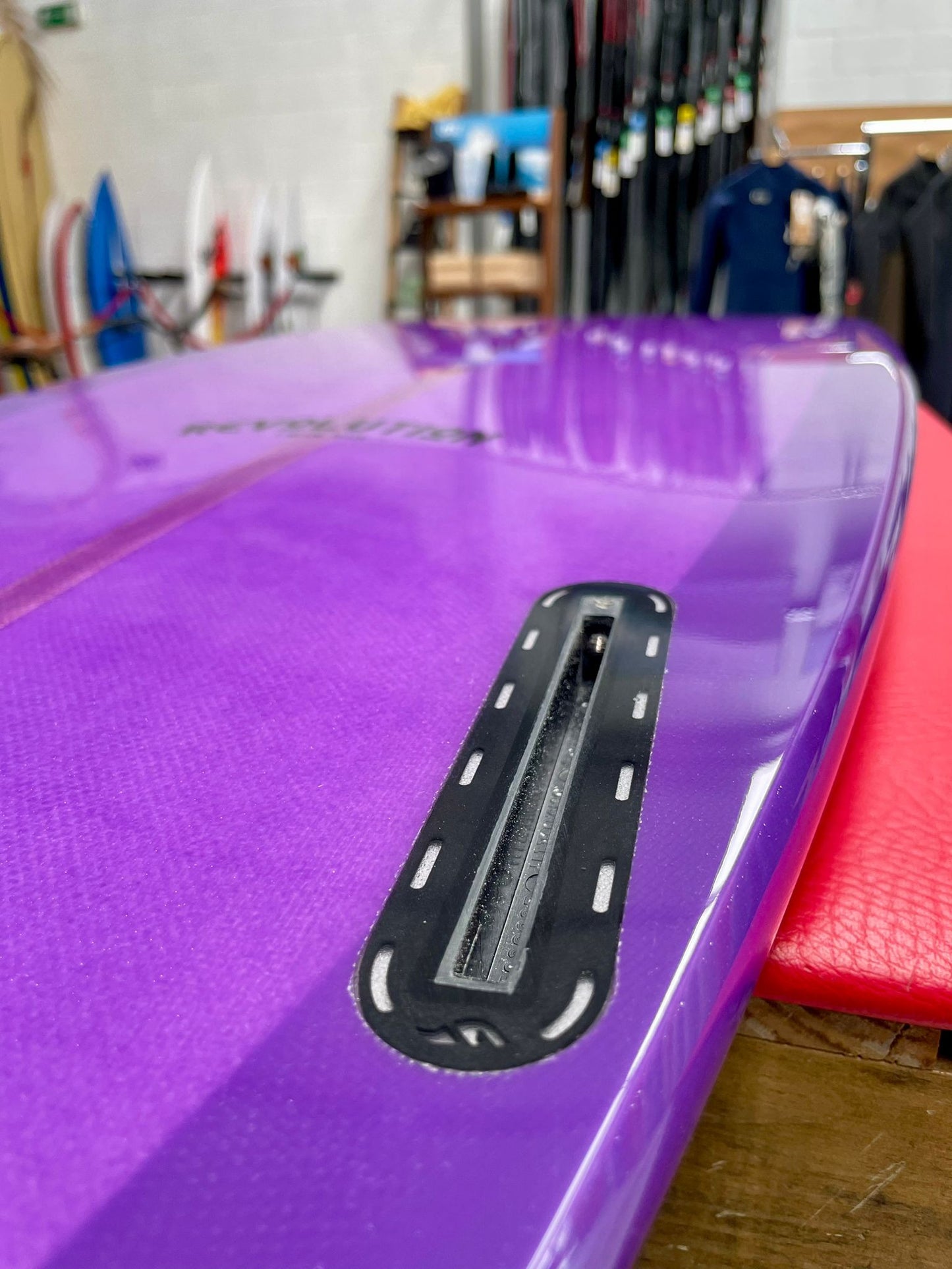 Prancha Surf Jim Banks Revolution (Semi Gun/Gun) 7´6